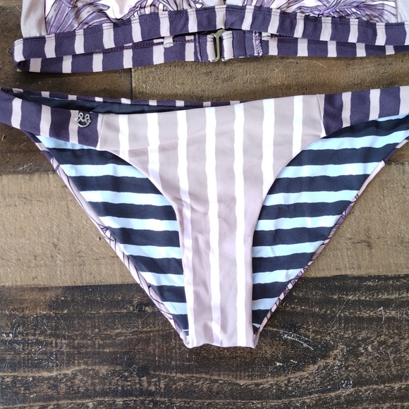 Maaji Bikini Light Purple Banana Leaf Size Medium - Picture 2 of 6